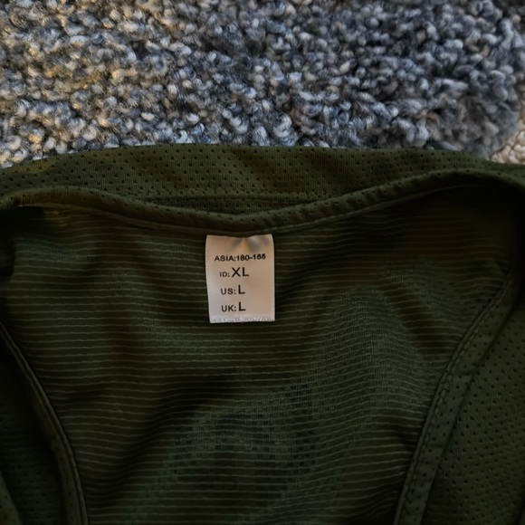 Like new NELEUS men’s weightlifting tank top - Picture 4 of 4